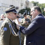 12.08.2023 Kielce. 58. Marsz Szlakiem Pierwszej Kompanii Kadrowej. Na zdjęciu od lewej: komendant Centrum Przygotowań do Misji Zagranicznych w Kielcach płk Adam Włoczewski i szef Urzędu ds. Kombatantów i Osób Represjonowanych Jan Józef Kasprzyk / Fot. Jarosław Kubalski - Radio Kielce