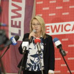 Nowa Lewica zaprezentowała kandydatów do Sejmu i Senatu - Radio Kielce 26.08.2023 Kielce. Konferencja Lewicy. Na zdjęciu Bogusława Długosz / Fot. Jarosław Kubalski - Radio Kielce