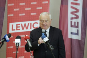 26.08.2023 Kielce. Konferencja Lewicy. Na zdjęciu Jerzy Jaskiernia / Fot. Jarosław Kubalski - Radio Kielce