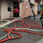 25.08.2023. Mniów. Pożar poddasza budynku mieszkalnego / źródło: KM PSP w Kielcach