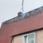 25.08.2023. Mniów. Pożar poddasza budynku mieszkalnego / źródło: KM PSP w Kielcach