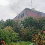 25.08.2023. Mniów. Pożar poddasza budynku mieszkalnego / źródło: KM PSP w Kielcach