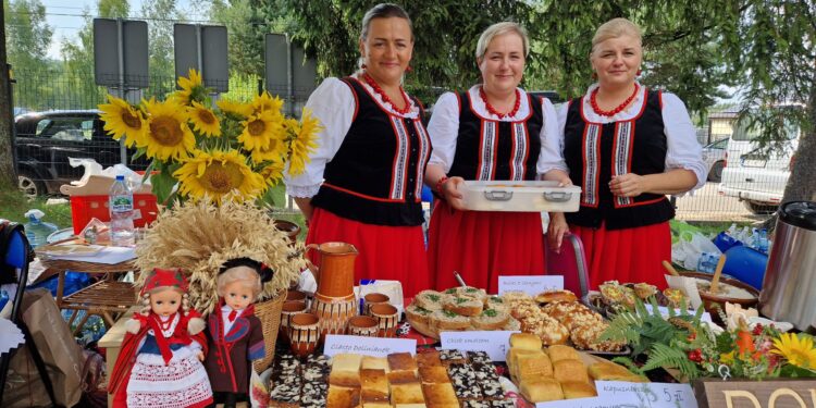 W Ciekotach były Dożynki i kulinarne popisy KGW - Radio Kielce