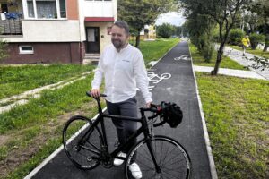 09.08.2023. Starachowice. Ścieżka rowerowa. Na zdjęciu: Marek Materek - prezydent Starachowic / Fot. Patryk Wójcik - Radio Kielce