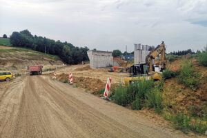 31.07.2023. Budowa drogi ekspresowej S7 - odcinek Miechów - Szczepanowice / źródło: s7miechow-szczepanowice.pl