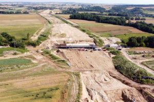 15.07.2023. Budowa drogi ekspresowej S7 - odcinek Miechów - Szczepanowice / źródło: s7miechow-szczepanowice.pl