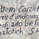 Na figurze znalazła się informacja o cenie zboża z 1805 roku / Fot. Jarosław Czub - Urząd Miasta i Gminy w Opatowie
