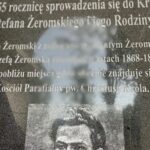 10.09.2023. Krajno. Odsłonięcie i poświęcenie pamiątkowej tablicy upamiętniającej Stefana Żeromskiego i jego rodzinę, która przez trzy lata mieszkała w tej miejscowości / Fot. Magdalena Galas-Klusek - Radio Kielce