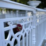 18.09.2023. Końskie. Żeliwny mostek w parku miejskim / Fot. Magdalena Galas-Klusek - Radio Kielce