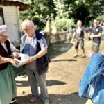 15.09.2023. Tokarnia. Park Etnograficzny. Zdjęcia do filmu „Pani od polskiego” / Fot. Dorota Klusek - Radio Kielce