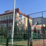 13.03.2023. Ostrowiec Świętokrzyski. Mural upamiętniający żołnierzy wyklętych na budynku 103. Batalionu Obrony Terytorialnej / Fot. Patryk Wójcik - Radio Kielce