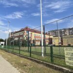 13.03.2023. Ostrowiec Świętokrzyski. Mural upamiętniający żołnierzy wyklętych na budynku 103. Batalionu Obrony Terytorialnej / Fot. Patryk Wójcik - Radio Kielce