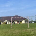 23.09.2023. Pacanów. Obecne boisko przy Szkole Podstawowej im. Kornela Makuszyńskiego / fot. Paulina Michta - Radio Kielce