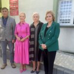22.09.2023. Starachowice. Konferencja radnych PiS. Na zdjęciu (od lewej): Jan Zawisza - przewodniczący rady gminy w Mircu, radna Agnieszka Kuś, radna Beata Lefek, radna Danuta Krępa / Fot. Anna Głąb - Radio Kielce