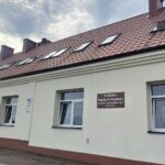 04.09.2023. Ujazd. Szkoła podstawowa otrzymała imię Marii Curie – Skłodowskiej oraz sztandar / Fot. Grażyna Szlęzak - Radio Kielce