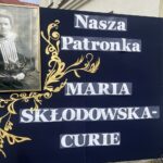 04.09.2023. Ujazd. Szkoła podstawowa otrzymała imię Marii Curie – Skłodowskiej oraz sztandar / Fot. Grażyna Szlęzak - Radio Kielce
