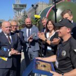 06.09.2023. Kielce. MSPO. Przekazanie pojemnika przeciwwybuchowego "Wiktoria" dla ukraińskich saperów / Fot. Michał Kita - Radio Kielce