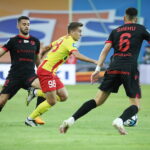 Koronie nadal idzie jak po grudzie. Tylko remis z Widzewem - Radio Kielce