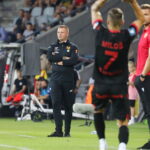 Koronie nadal idzie jak po grudzie. Tylko remis z Widzewem - Radio Kielce