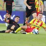 Koronie nadal idzie jak po grudzie. Tylko remis z Widzewem - Radio Kielce