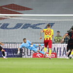 Koronie nadal idzie jak po grudzie. Tylko remis z Widzewem - Radio Kielce