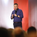 23.09.2023. Kielce. Konwencja Trzeciej Drogi. na zdjęciu (przemawia): Szymon Hołownia / Fot. Wiktor Taszłow - Radio Kielce