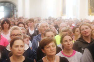 23.09.2023. Święty Krzyż. Rajd pielgrzymkowy „Krzyż drogowskazem życia” / Fot. Wiktor Taszłow - Radio Kielce