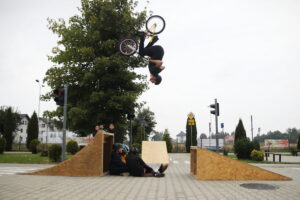 30.09.2023. Jędrzejów. Piknik rowerowy / Fot. Wiktor Taszłow - Radio Kielce