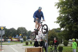 30.09.2023. Jędrzejów. Piknik rowerowy / Fot. Wiktor Taszłow - Radio Kielce