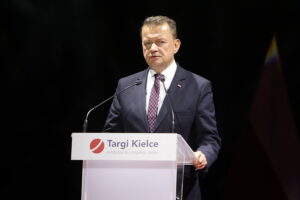 05.09.2023. Kielce. Otwarcie XXXI Międzynarodowego Salonu Przemysłu Obronnego. Na zdjęciu: Mariusz Błaszczak - minister obrony narodowej / Fot. Wiktor Taszłow - Radio Kielce