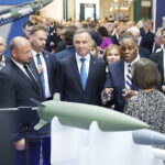 MSPO 2023. Prezydent RP: państwa zagrożone nie oszczędzają na obronności - Radio Kielce 05.09.2023. Kielce. Otwarcie XXXI Międzynarodowego Salonu Przemysłu Obronnego. Na zdjęciu (w środku): Andrzej Duda - prezydent RP / Fot. Wiktor Taszłow - Radio Kielce