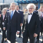 MSPO 2023. Prezydent RP: państwa zagrożone nie oszczędzają na obronności - Radio Kielce 05.09.2023. Kielce. Otwarcie XXXI Międzynarodowego Salonu Przemysłu Obronnego. Na zdjęciu (z lewej): Andrzej Duda - prezydent RP, Andrzej Mochoń - prezes Targów Kielce / Fot. Wiktor Taszłow - Radio Kielce