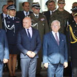 12.09.2023. Kielce. Przekazanie wozów strażackich. Na zdjęciu (w pierwszym rzędzie od lewej): senator Jarosław Rusiecki, poseł Mariusz Gosek, poseł Krzysztof Lipiec, zastępca Państwowej Straży Pożarnej nadbrygadier Krzysztof Hejduk / Fot. Wiktor Taszłow - Radio Kielce