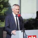 12.09.2023. Kielce. Przekazanie wozów strażackich. Na zdjęciu: Zbigniew Koniusz - wojewoda świętokrzyski / Fot. Wiktor Taszłow - Radio Kielce