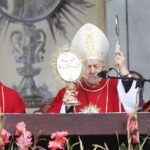 14.09.2023. Święty Krzyż. Uroczystości odpustowe. Na zdjęciu: biskup senior Edward Frankowski / Fot. Wiktor Taszłow - Radio Kielce