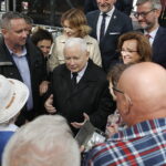 14.09.2023. Święty Krzyż. Uroczystości odpustowe. Na zdjęciu (w środku): Jarosław Kaczyński - prezes PiS / Fot. Wiktor Taszłow - Radio Kielce