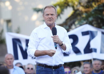 15.09.2023. Skarżysko-Kamienna. Szef Platformy Obywatelskiej, Donald Tusk (na zdjęciu) spotkał się ze zwolennikami swojej partii / Fot. Wiktor Taszłow - Radio Kielce