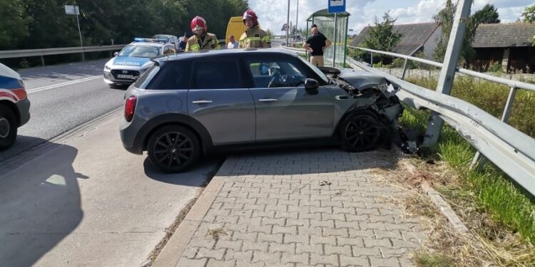 Młoda kobieta ranna w wypadku w gminie Piekoszów