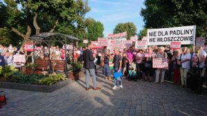 Mieszkańcy Włoszczowy protestują przeciwko budowie zakładu przetwarzającego padlinę - Radio Kielce