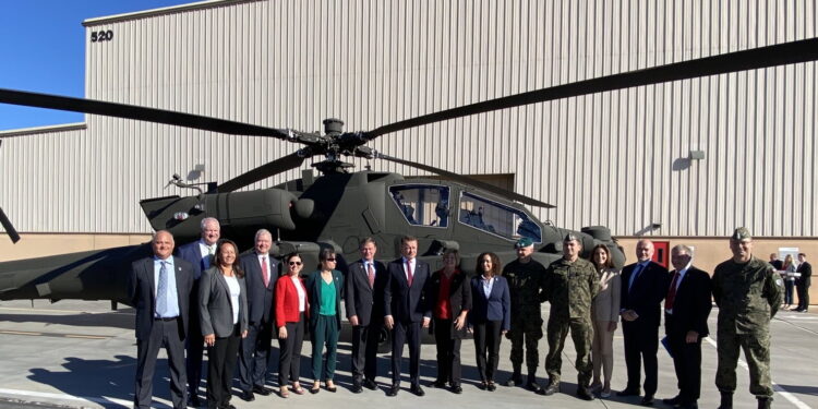 Minister Błaszczak podpisał umowę offsetową z koncernem Lockheed Martin w ramach zakupu śmigłowców Apache
