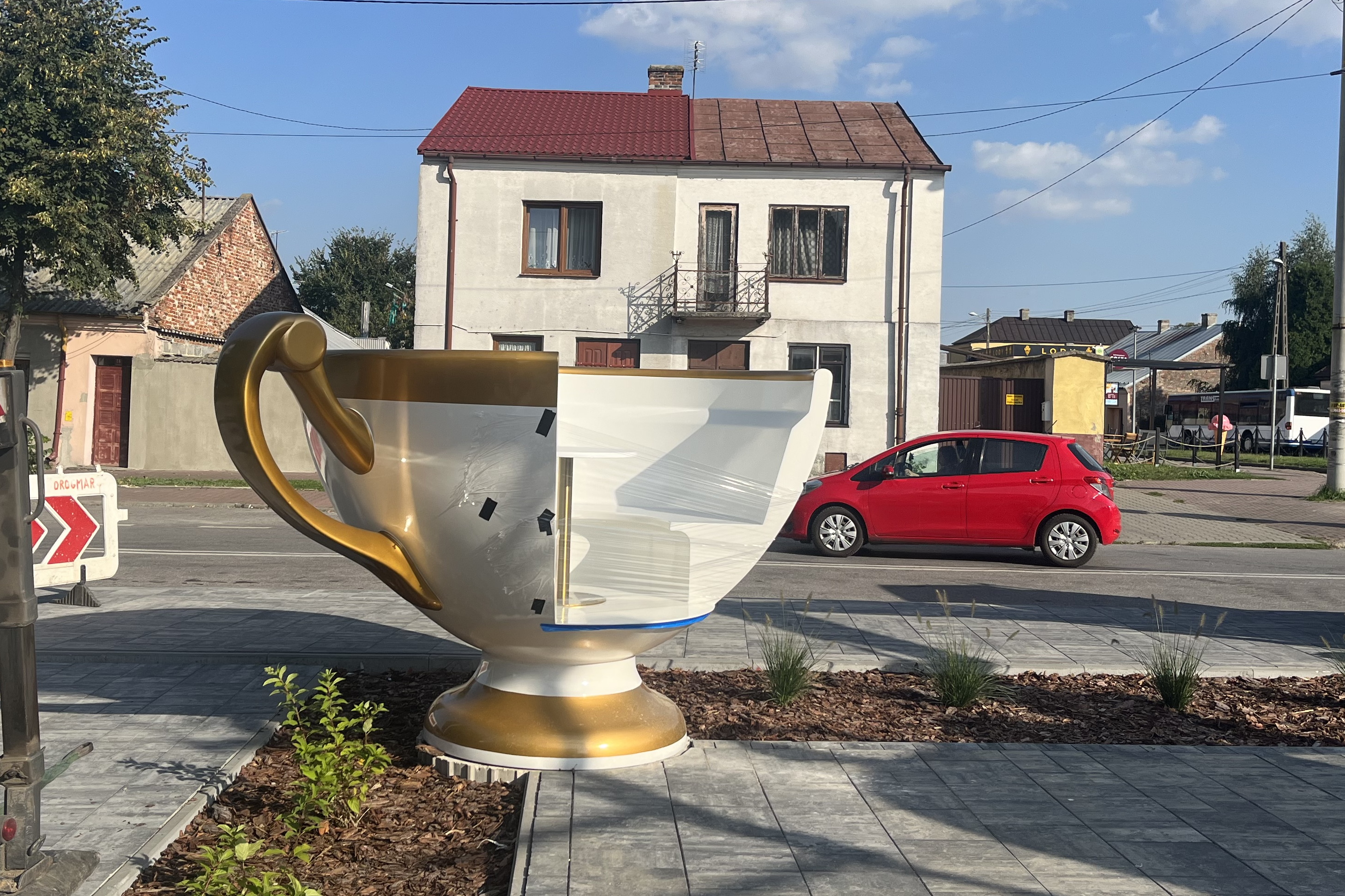 Do Ćmielowa dotarł imbryk, który ozdobi Rynek