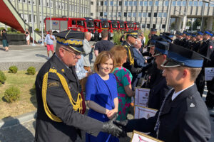 Świętokrzyscy strażacy otrzymali nowe samochody gaśnicze