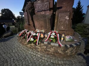 Ostrowiec Świętokrzyski pamiętał o ofiarach sowieckiego ataku - Radio Kielce