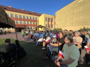 Mural „Bohaterowie Ziemi Świętokrzyskiej” uroczyście odsłonięty - Radio Kielce