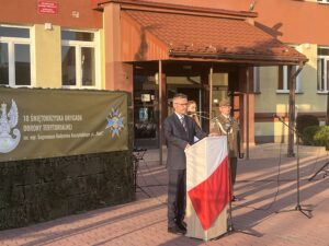 Mural „Bohaterowie Ziemi Świętokrzyskiej” uroczyście odsłonięty - Radio Kielce