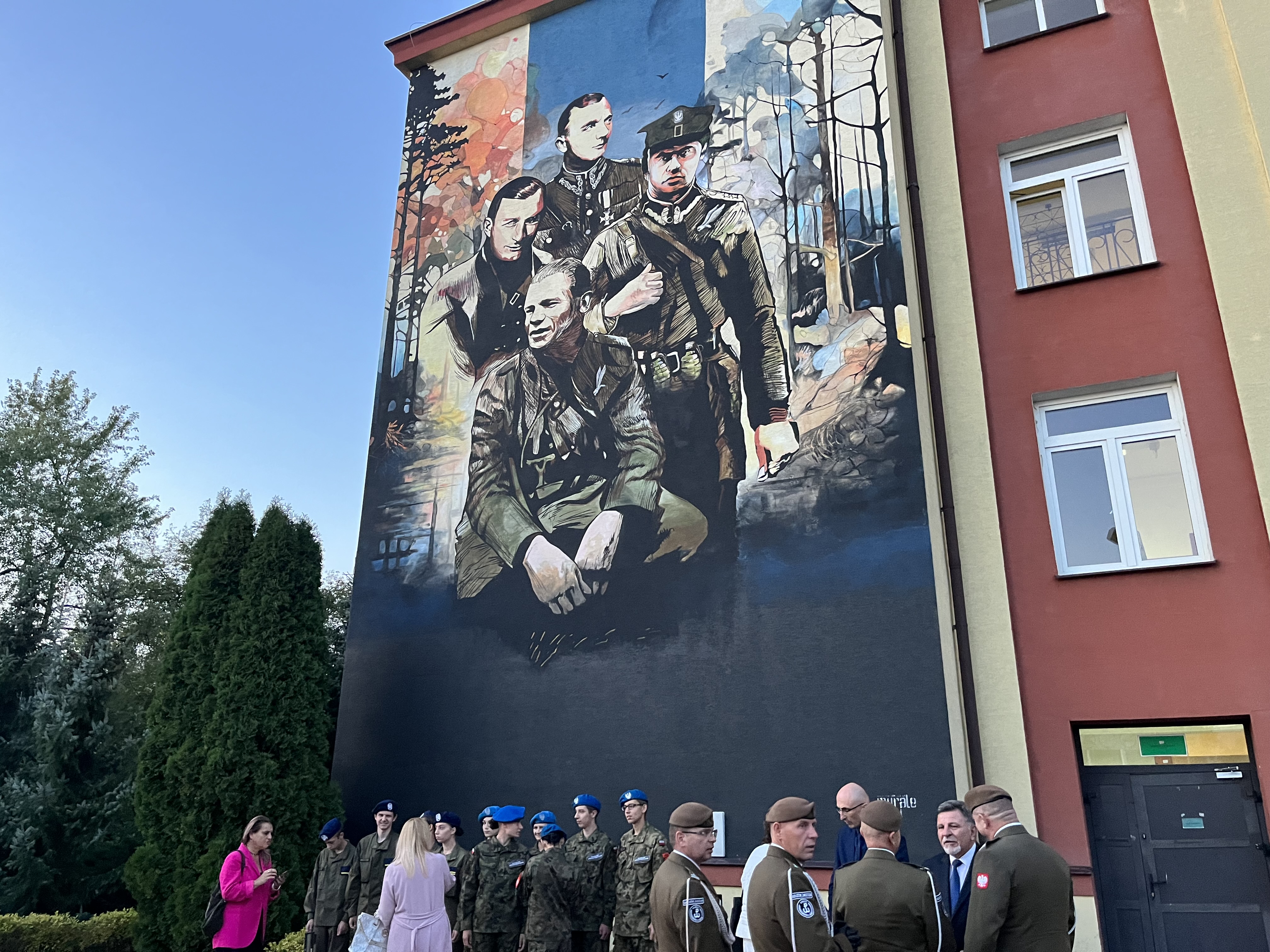 Mural „Bohaterowie Ziemi Świętokrzyskiej” uroczyście odsłonięty