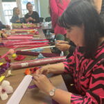 26.09.2023. Kielce. Warsztaty pod nazwą „Krepiny świat, czyli plastyka obrzędowa”. / Fot. Iwona Murawska-Bujnowicz - Radio Kielce