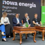 27.09.2023. Kielce. Regionalne Forum Ekonomiczne. Panel „Jak Internet zmienił świat mediów?”. Na zdjęciu (od lewej): prowadząca panel, Paulina Prędotka - dyrektor Centrum Edukacji Medialnej z siedzibą przy Radio Kielce, Marcin Kowalczyk - dyrektor zarządzający - obszar online w Grupa Eurozet, Stanisław Wróbel - redaktor naczelny Echa Dnia, Piotr Wasiak - dyrektor działu badań i analiz Polska Press Grupa, Miłosz Skiba -zastępca redaktora naczelnego Echa Dnia. / Fot. Michał Kita - Radio Kielce
