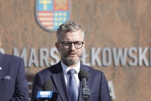 25.09.2023. Kielce. Konferencja na temat programu programu „Bezpieczna Wisła”. Na zdjęciu: Grzegorz Witkowski, wiceminister infrastruktury / Fot. Jarosław Kubalski - Radio Kielce