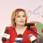 26.09.2023. Bodzentyn. Spotkanie z cyklu „Sołtys – Ambasador Programu Czyste Powietrze”. Na zdjęciu: Anna Krupka - wiceminister sportu i turystyki / Fot. Jarosław Kubalski - Radio Kielce